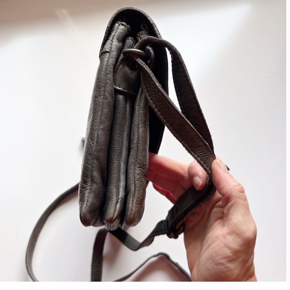 Latico Leather Marcus Crossbody Bag Charcoal - Picture 12 of 12